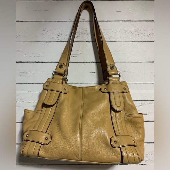 Tignanello Leather Shoulder Purse - Multi-Pocket Bag - Stylish and Functional - Picture 3 of 13